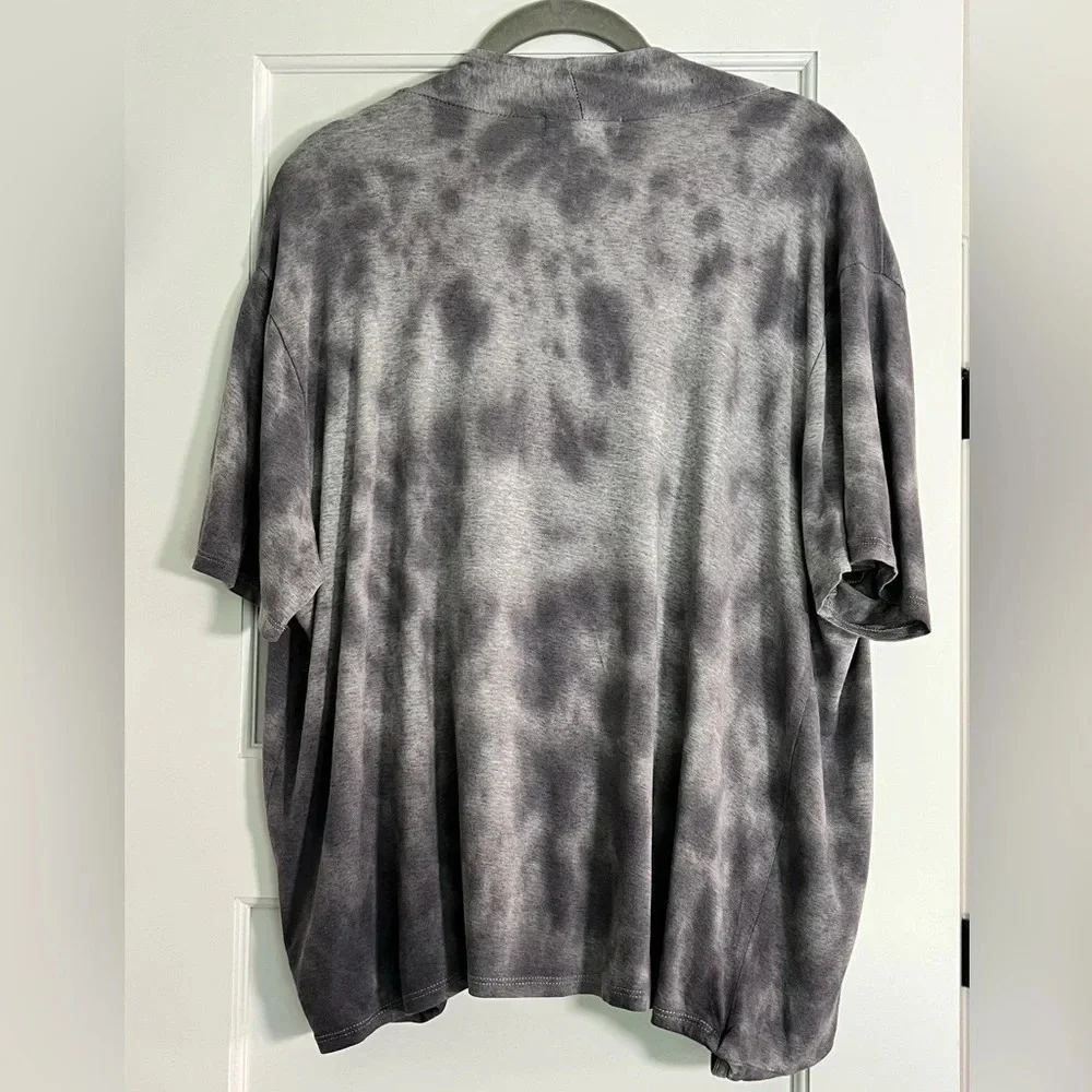 Chelsea 28 Wrap Front Top (1X)